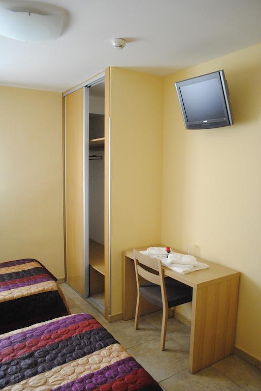 Hostal La Cortijana Logrono Room photo